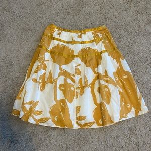 Gap skirt